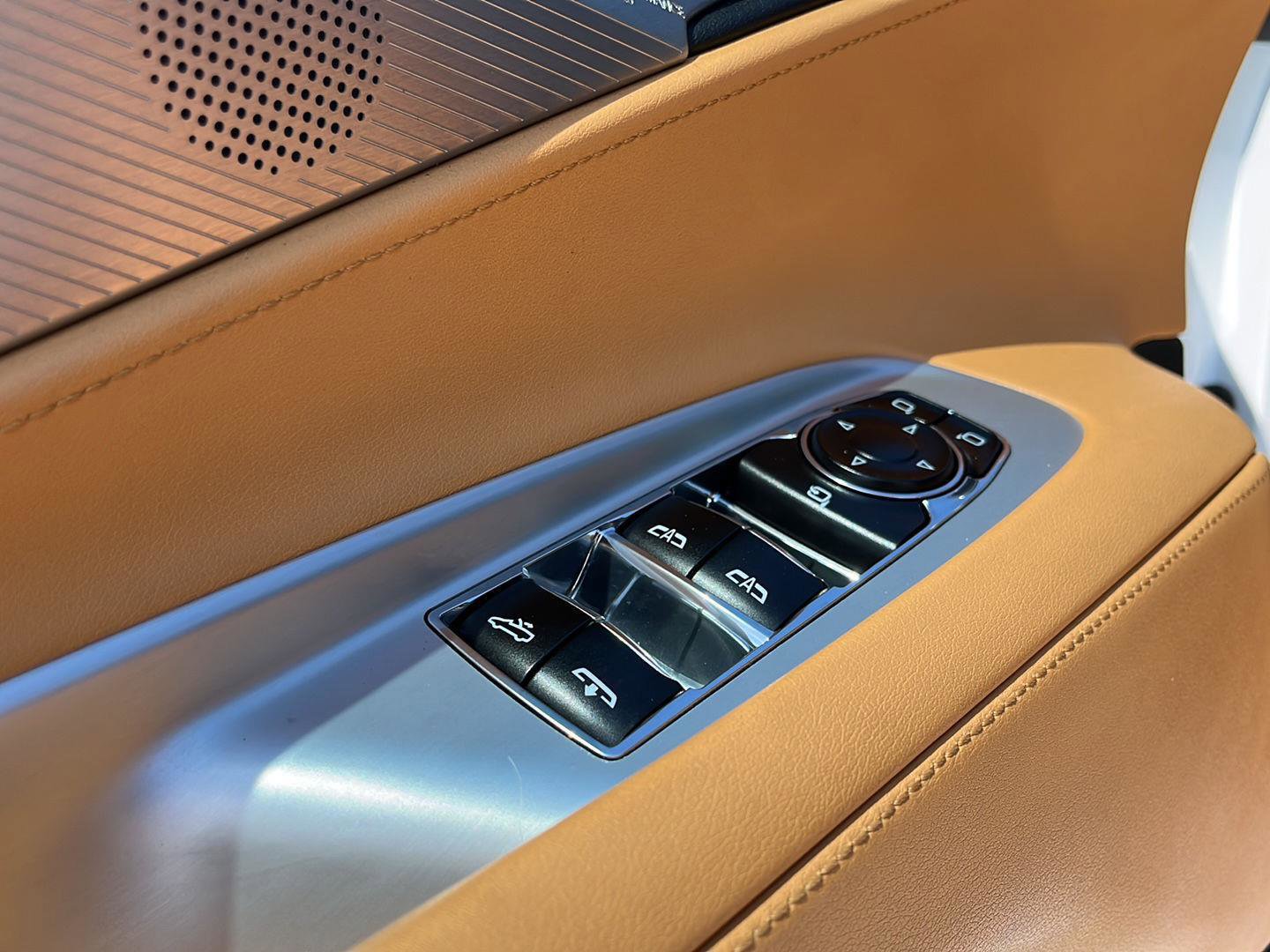 Used 2020 Chevrolet Corvette Stingray Preferred Conv w/ 2LT Preferred Equipment Group RWD image 10