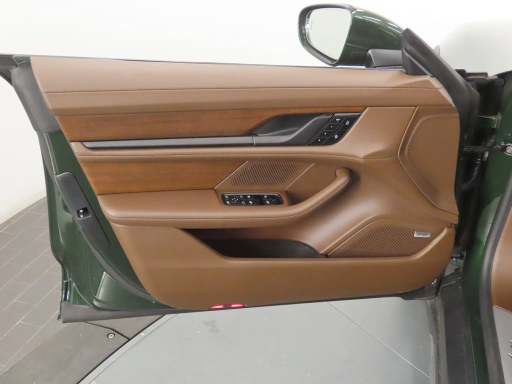 New 2026 Porsche Taycan 4S AWD/4WD image 36