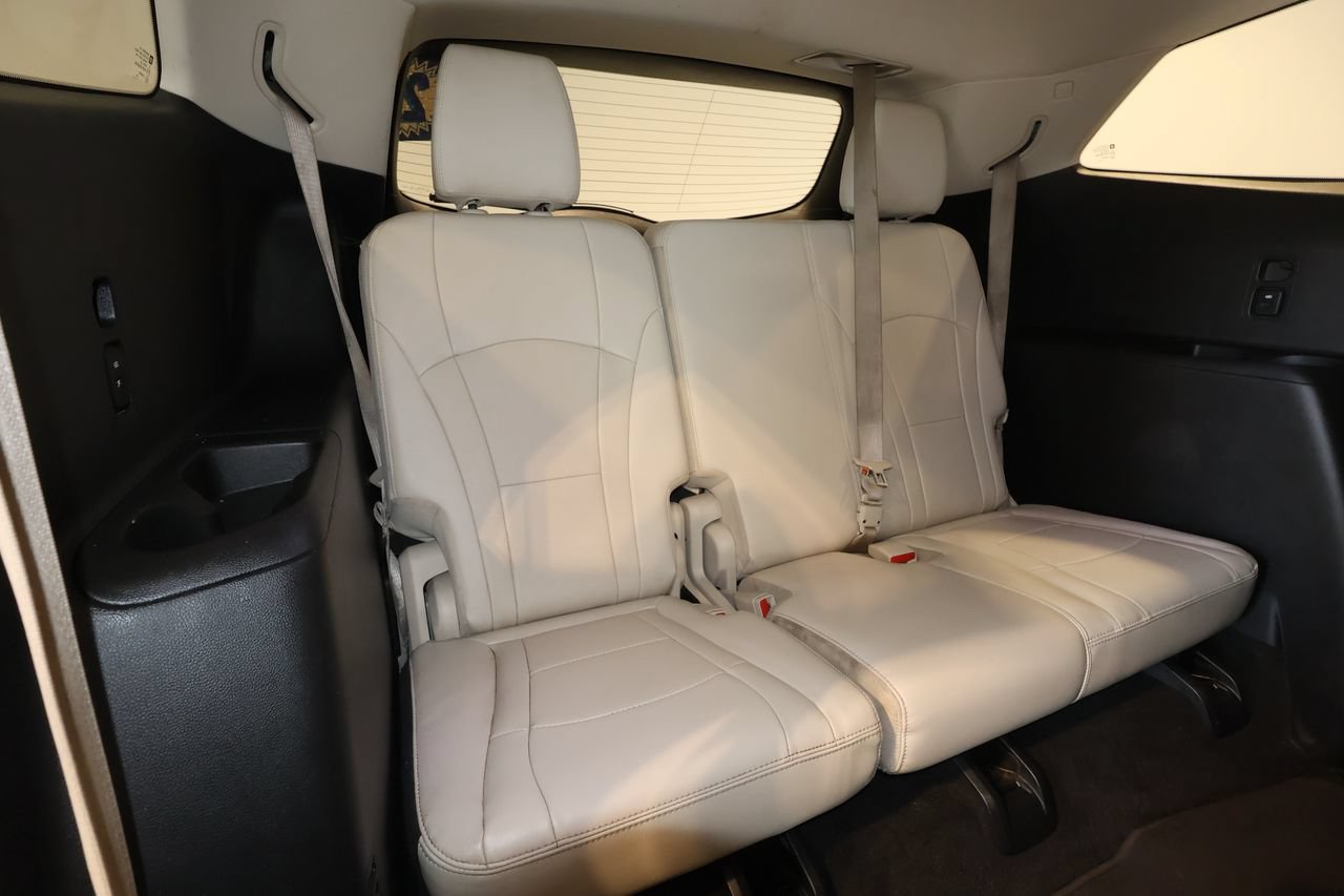 Used 2024 Buick Enclave Essence w/ Sport Touring Edition AWD/4WD image 25