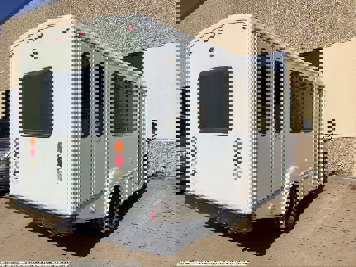 Used 2015 Ford E-350 and Econoline 350 Super Duty image 4