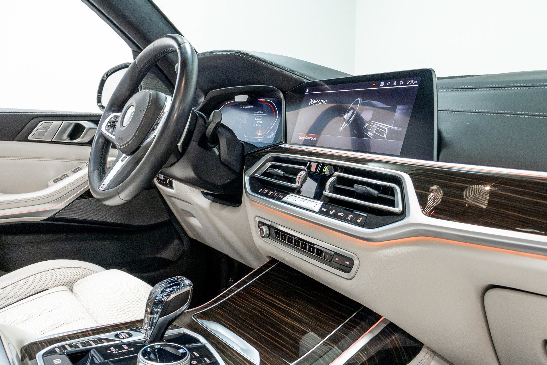 Used 2021 BMW X7 M50i image 24