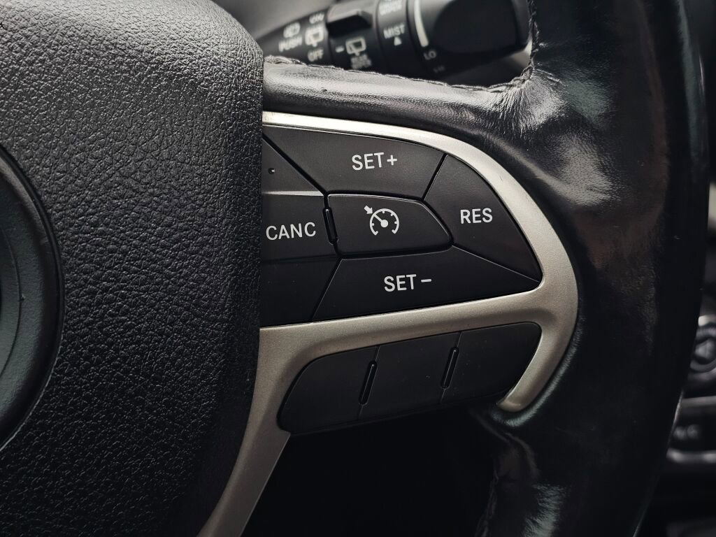 Used 2016 Jeep Cherokee Trailhawk w/ Leather Interior Group image 27