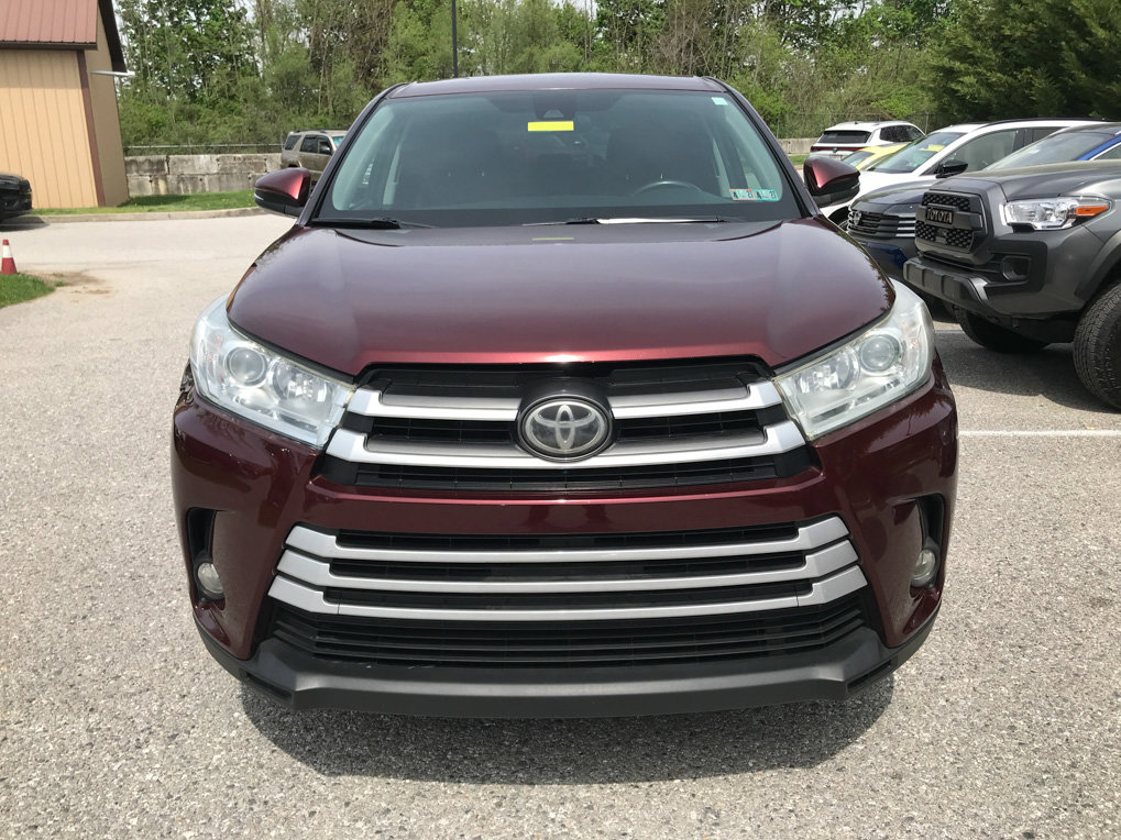 Used 2017 Toyota Highlander Plus w/ Carpet Mat Package AWD/4WD image 3