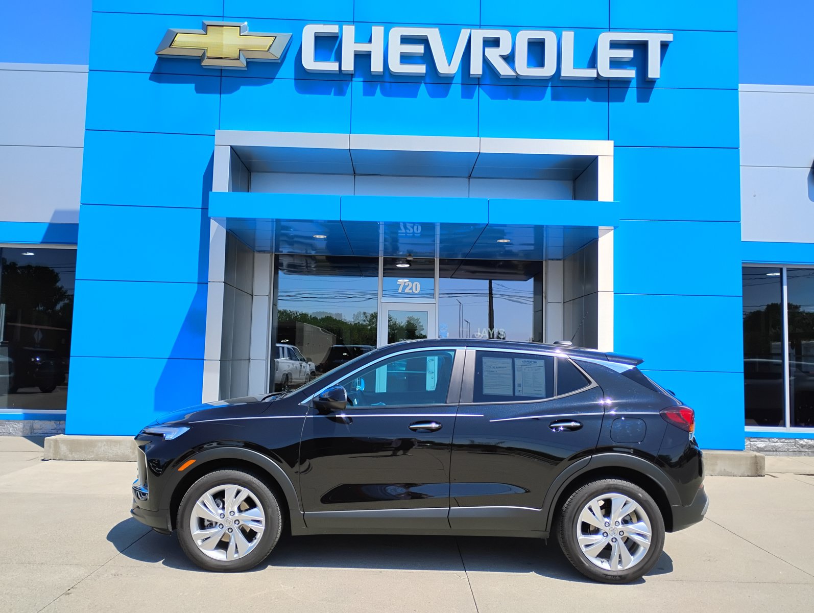 Used 2024 Buick Encore GX Preferred w/ Comfort Package FWD image 11