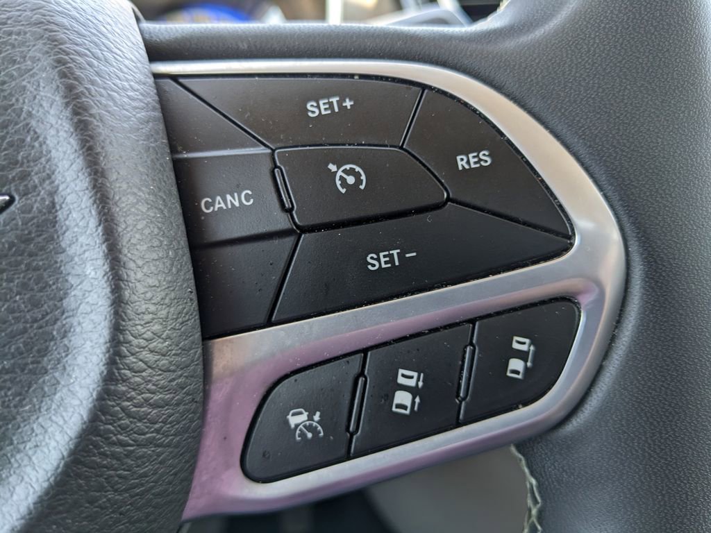 Used 2024 Chrysler Pacifica Touring-L image 54