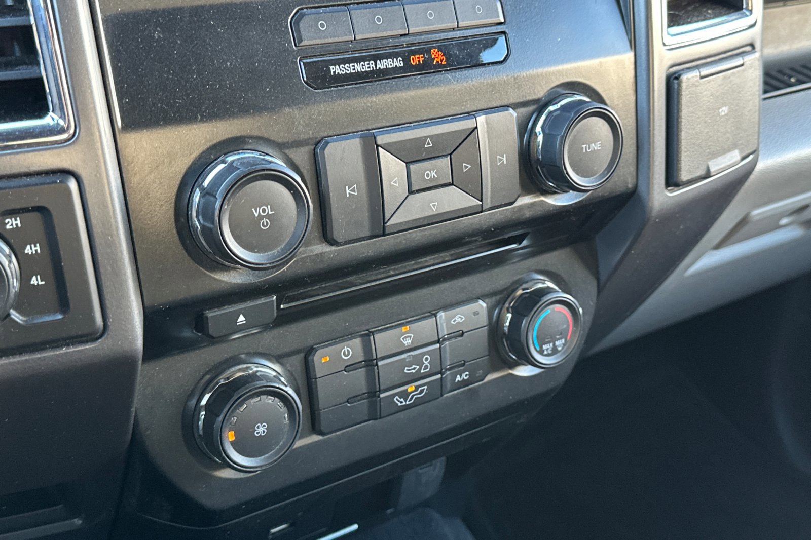 Used 2016 Ford F150 XLT image 29