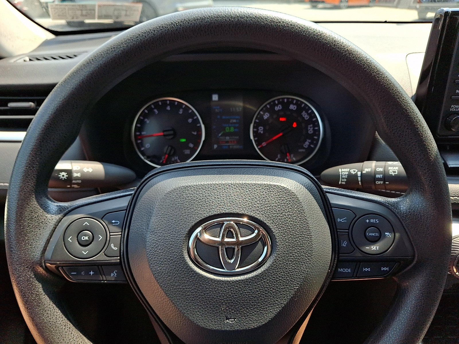 Used 2022 Toyota RAV4 XLE AWD/4WD image 18
