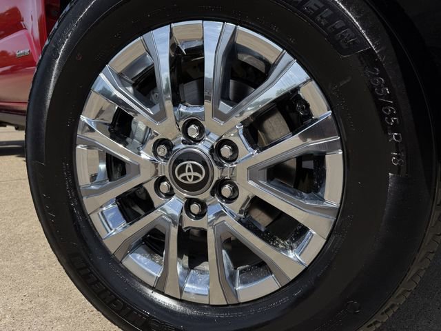 Used 2024 Toyota Tacoma Limited AWD/4WD image 11