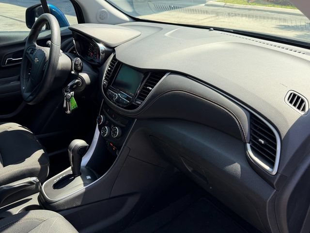 Used 2020 Chevrolet Trax LT FWD image 18