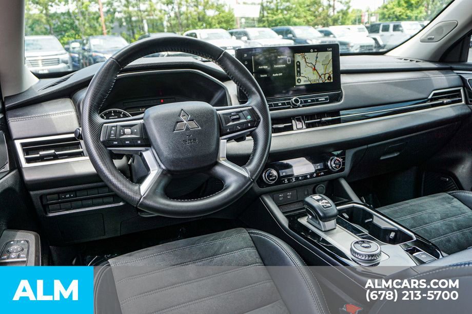 Used 2025 Mitsubishi Outlander SE FWD image 29