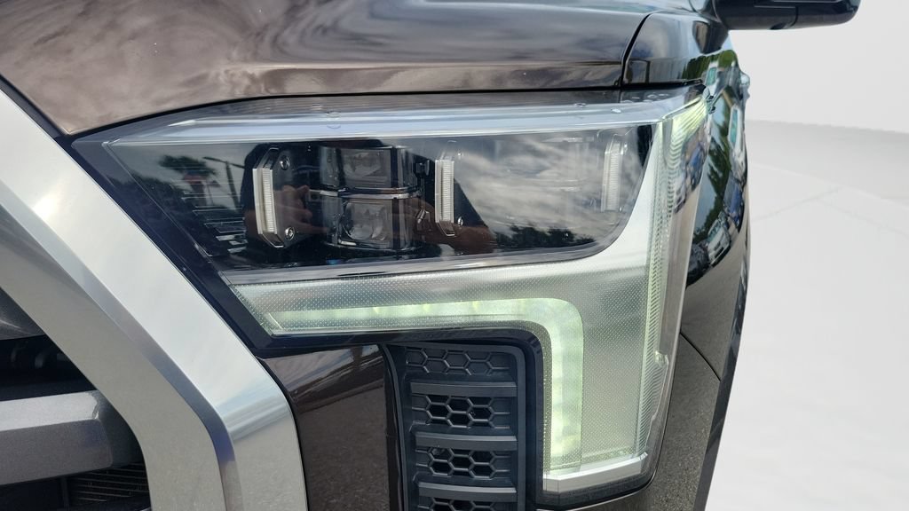 Used 2023 Toyota Tundra Limited AWD/4WD image 9