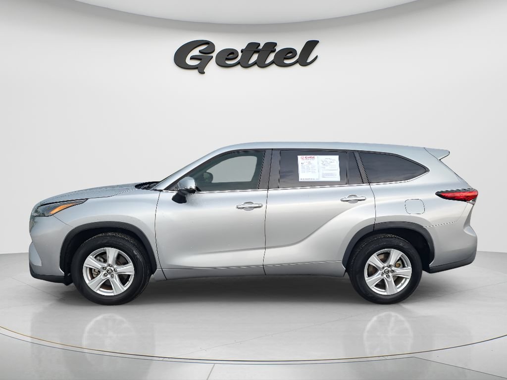 Used 2023 Toyota Highlander L FWD image 8