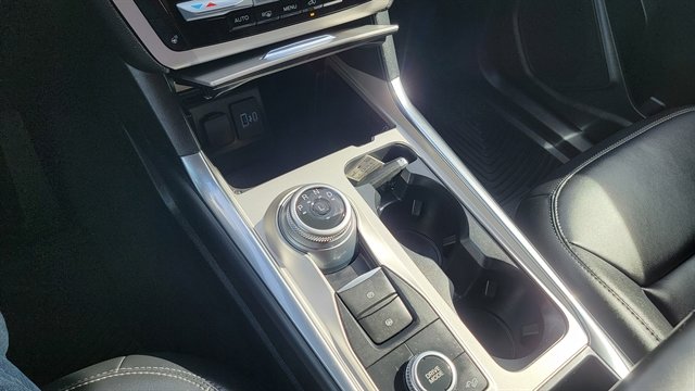 Used 2022 Ford Explorer XLT w/ Equipment Group 202A image 30