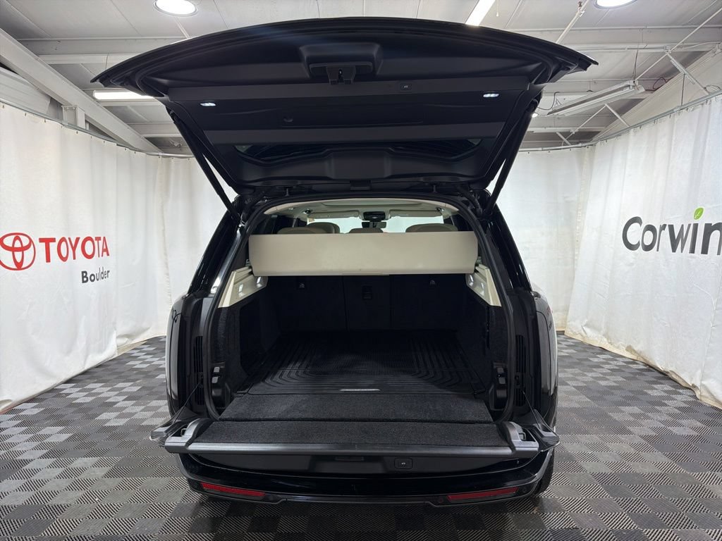 Used 2025 Land Rover Range Rover Autobiography AWD/4WD image 19