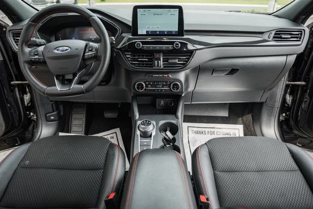 Used 2025 Ford Escape ST-Line Select AWD/4WD image 4