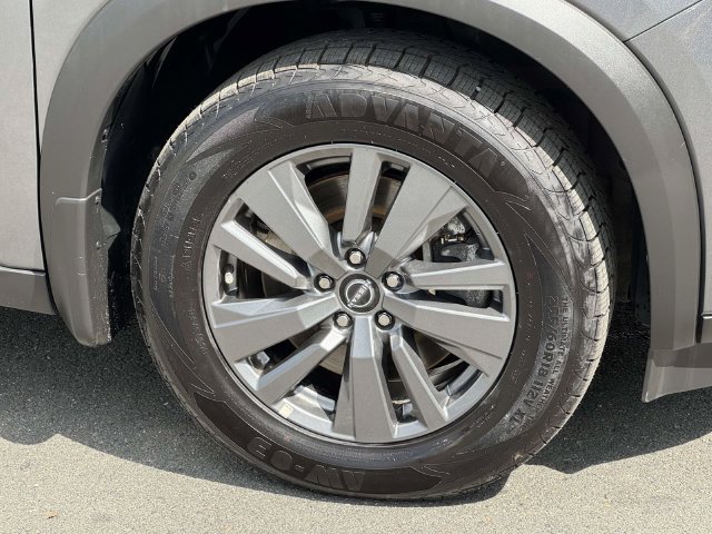 Used 2024 Nissan Pathfinder S AWD/4WD image 9