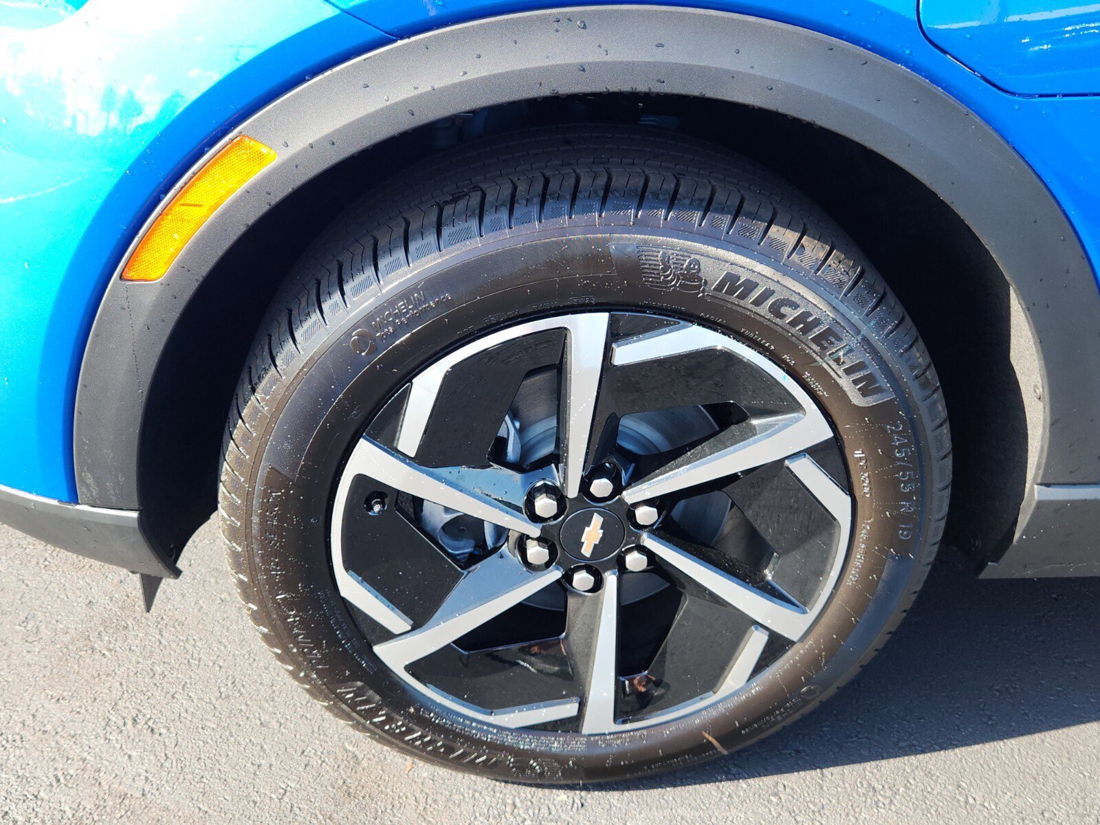 New 2026 Chevrolet Equinox EV LT AWD/4WD image 4