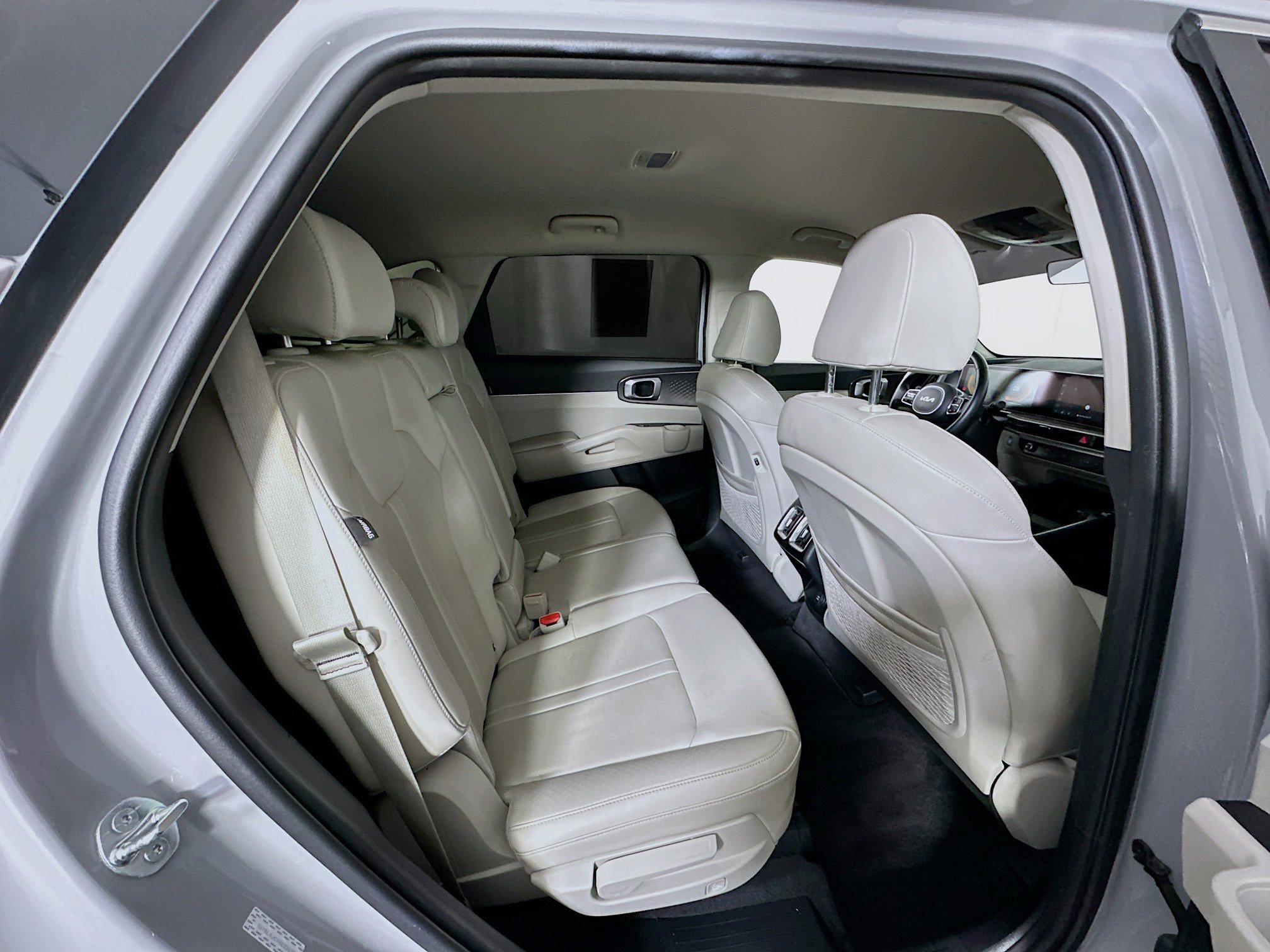 Used 2025 Kia Sorento S image 30