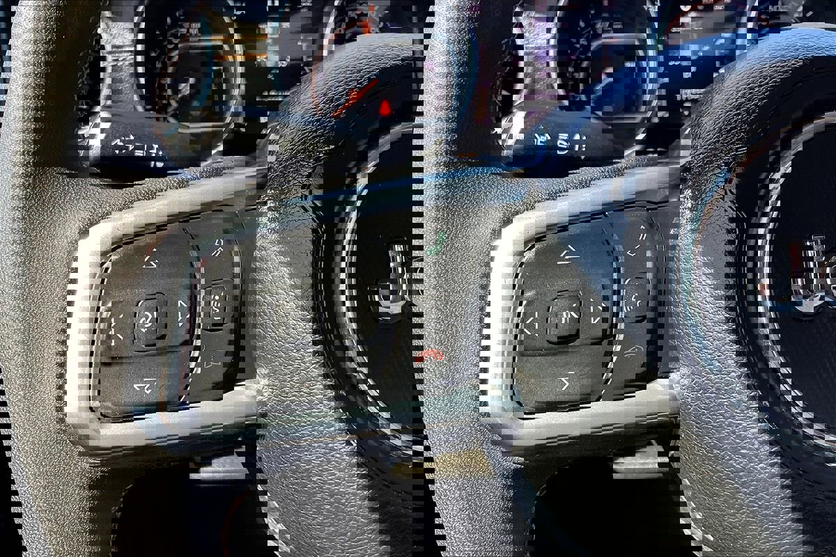 Used 2023 Jeep Gladiator Overland image 25