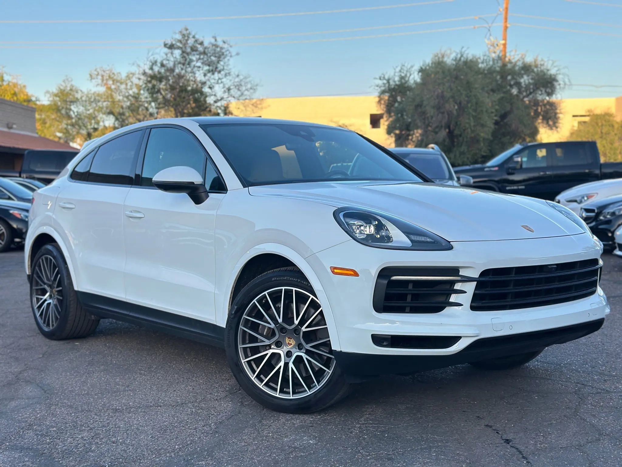 Used 2022 Porsche Cayenne Sport Utility 4D image 1