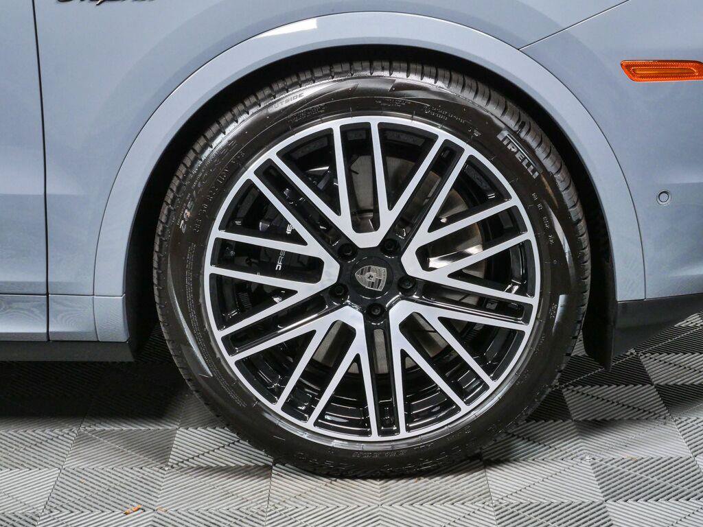 New 2026 Porsche Cayenne Turbo AWD/4WD image 37