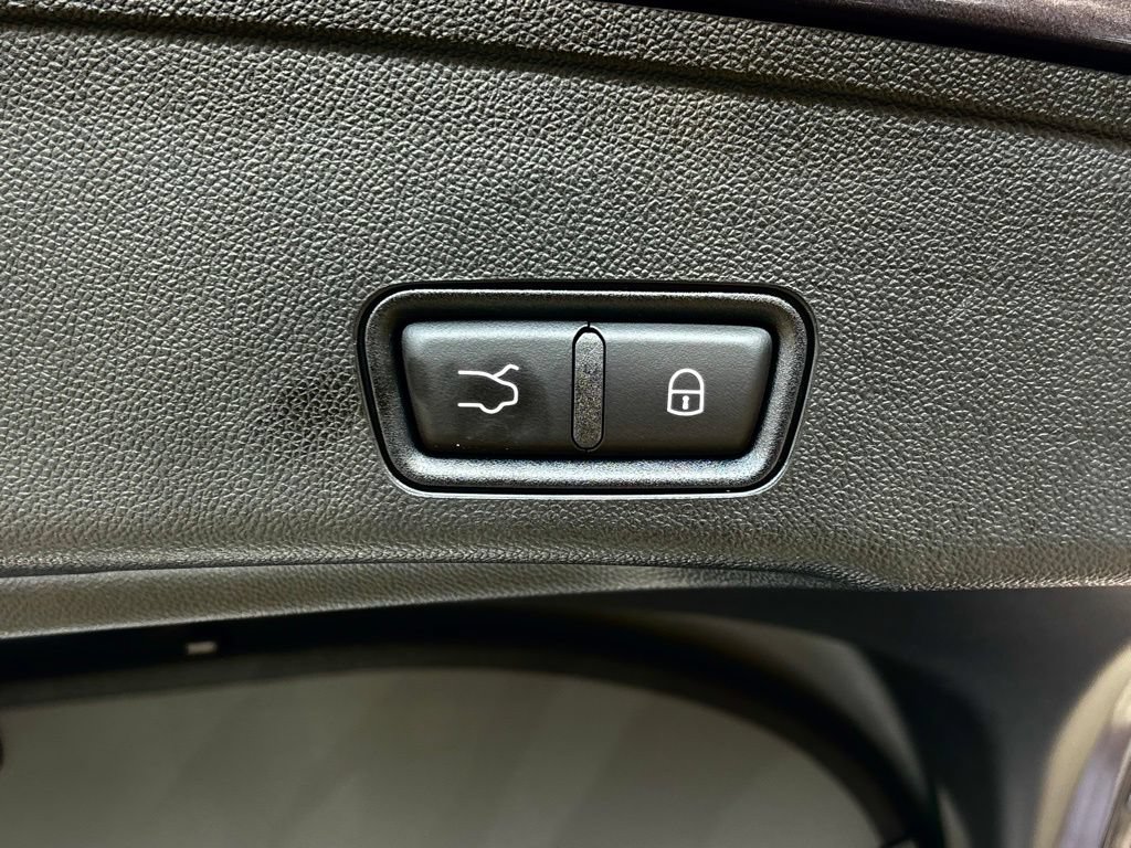 Used 2024 Maserati Grecale Trofeo AWD/4WD image 30