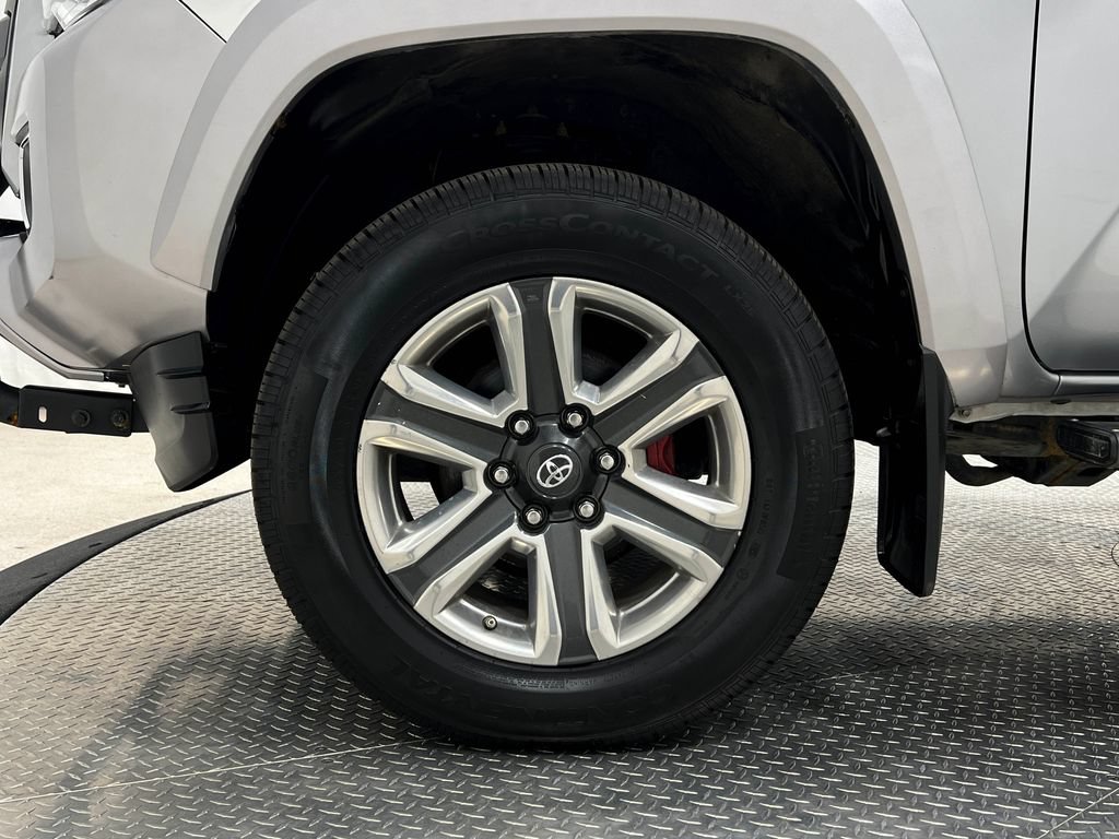 Used 2017 Toyota Tacoma Limited w/ Tow Package AWD/4WD image 37
