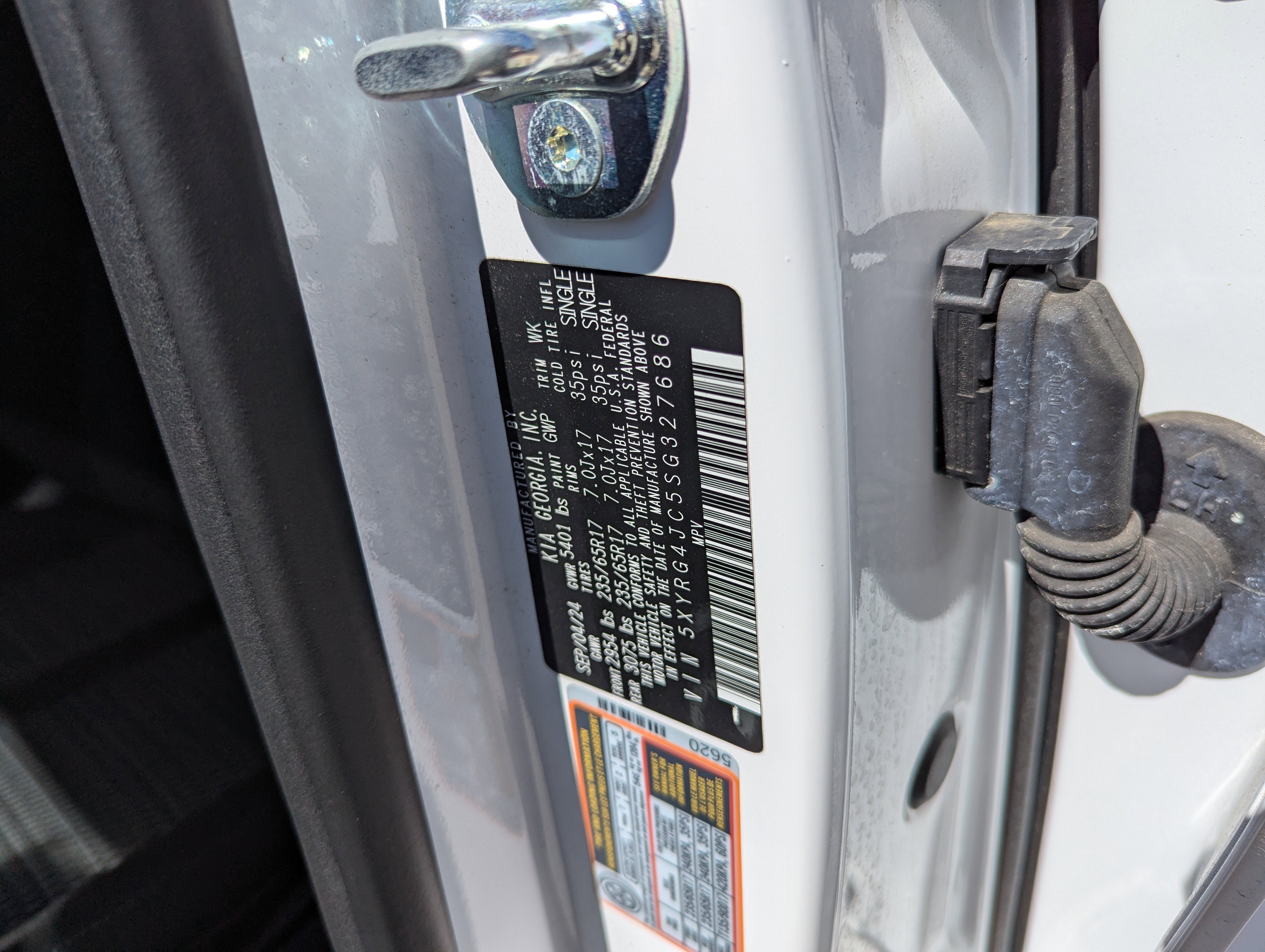 Certified 2025 Kia Sorento LX image 32