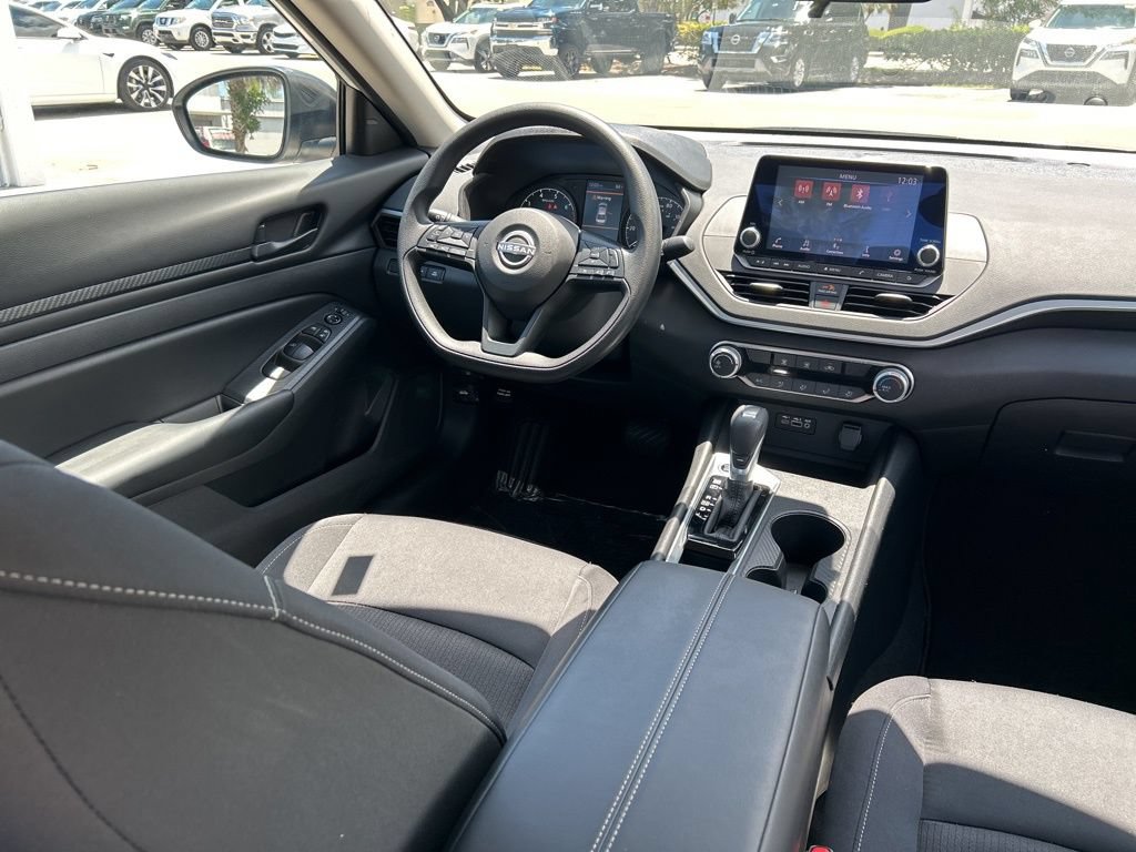 Certified 2025 Nissan Altima 2.5 S FWD image 11