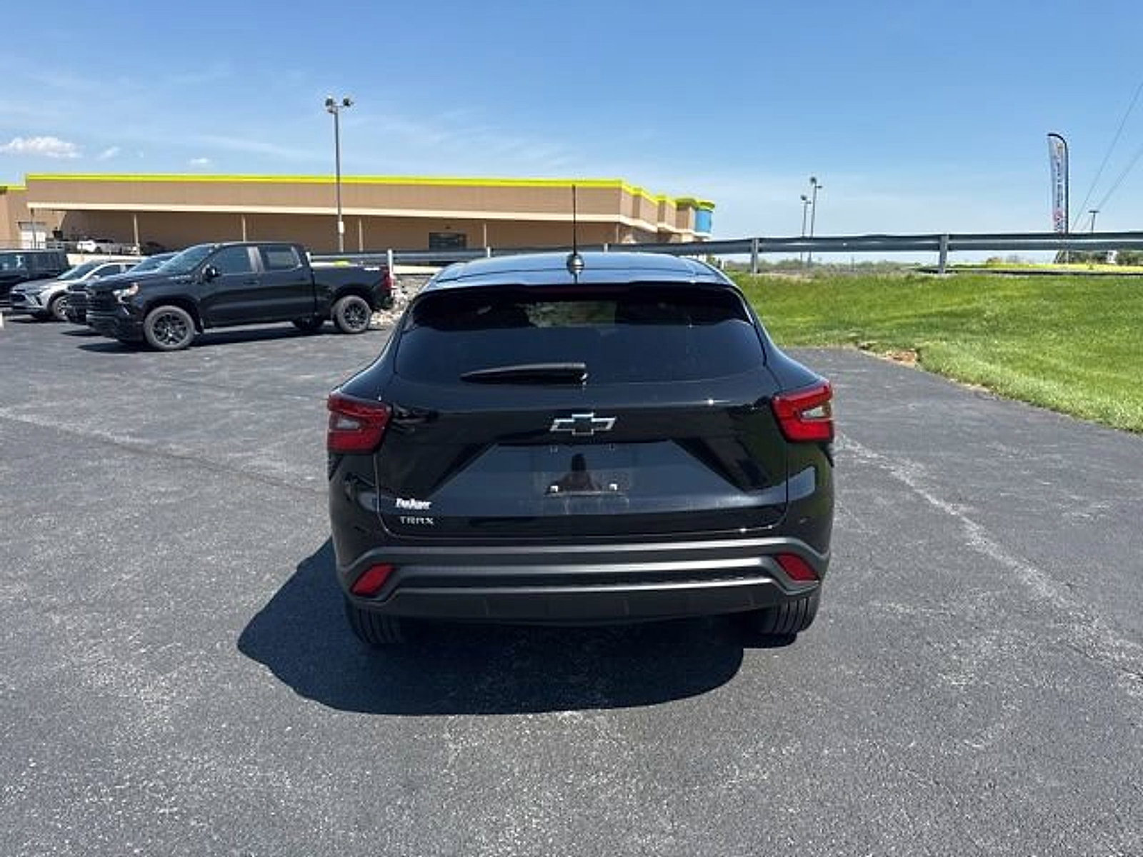 Used 2024 Chevrolet Trax LS w/ LS Convenience Package FWD image 7