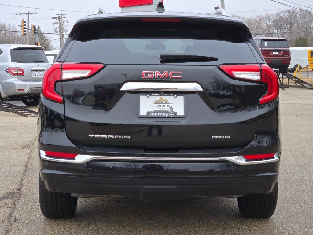 Used 2024 GMC Terrain Denali w/ Denali Premium Package image 12