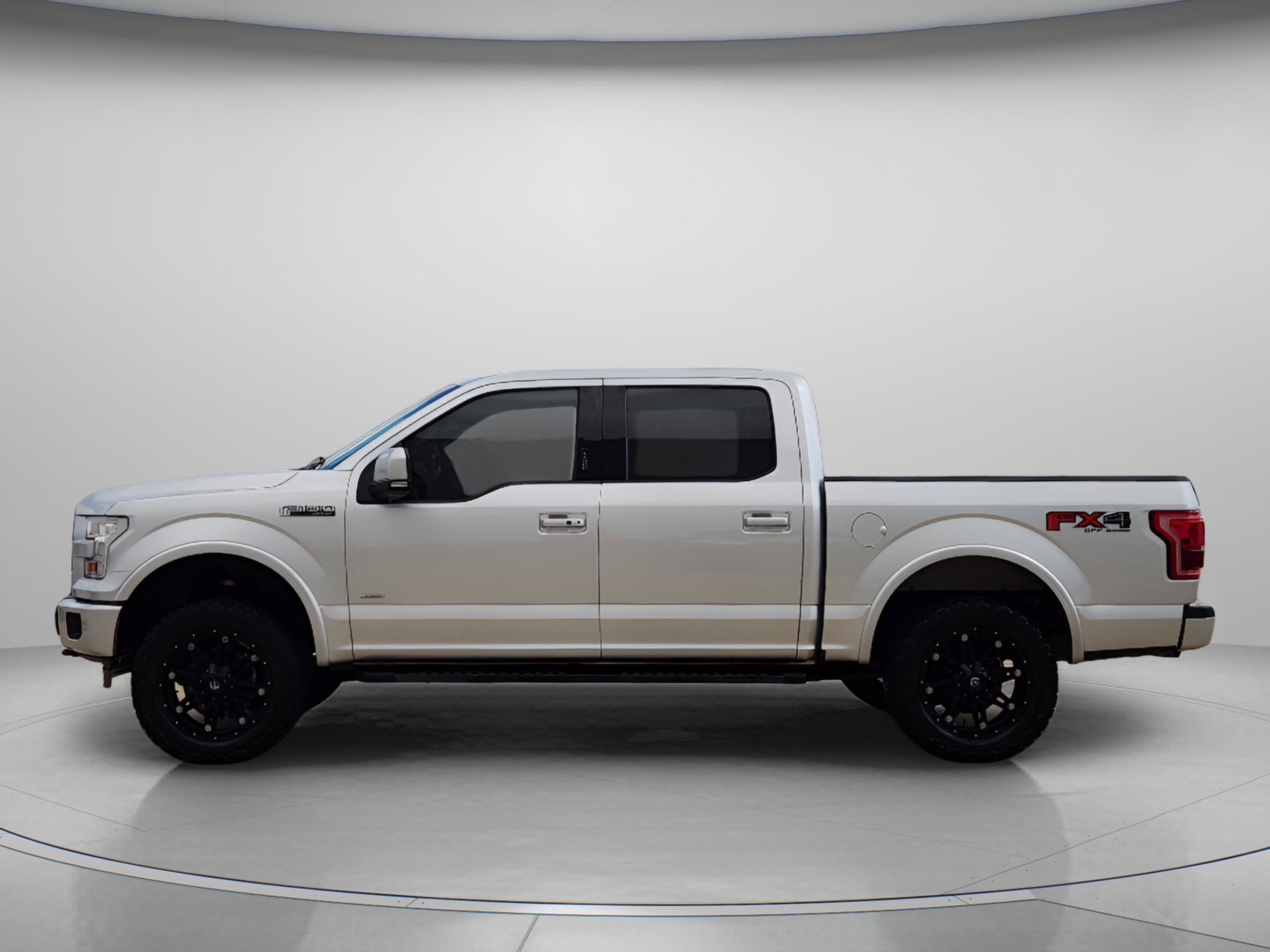Used 2016 Ford F150 Lariat w/ Equipment Group 502A Luxury AWD/4WD image 2