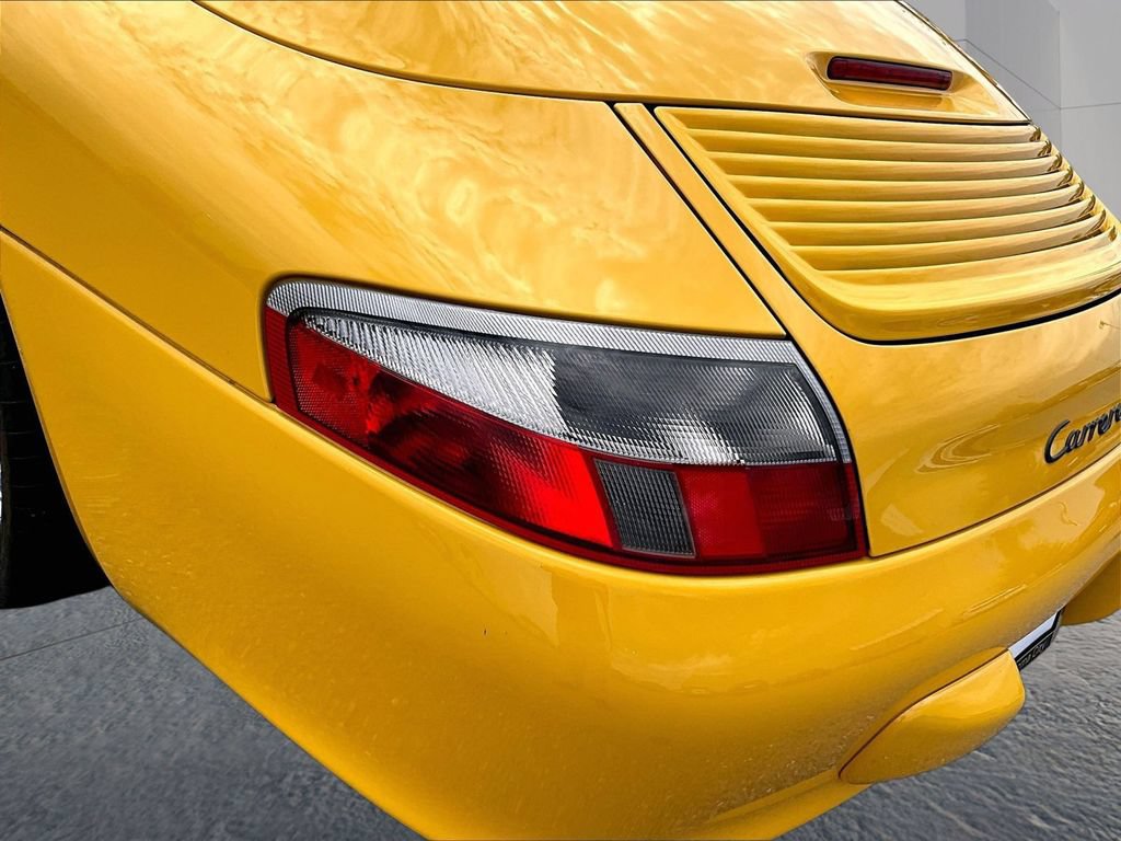 Used 2002 Porsche 911 Carrera RWD image 21