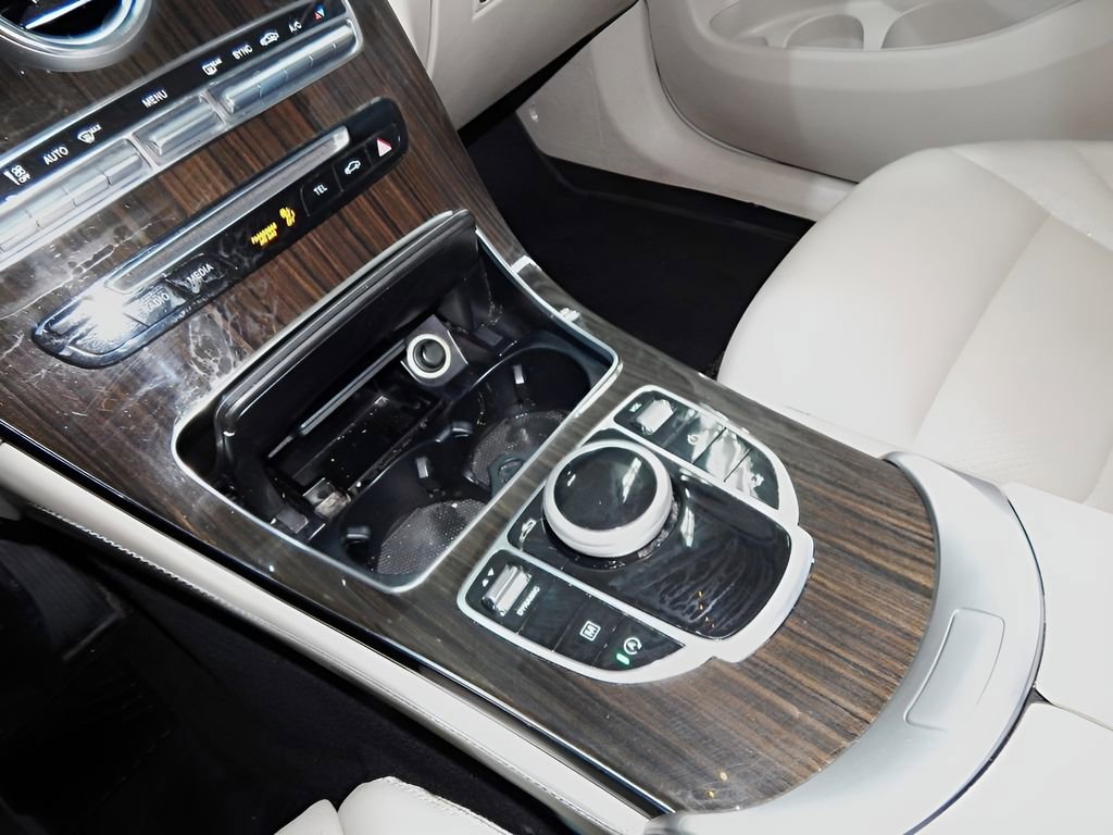 Used 2019 Mercedes-Benz GLC 300 4MATIC w/ Premium Package image 26