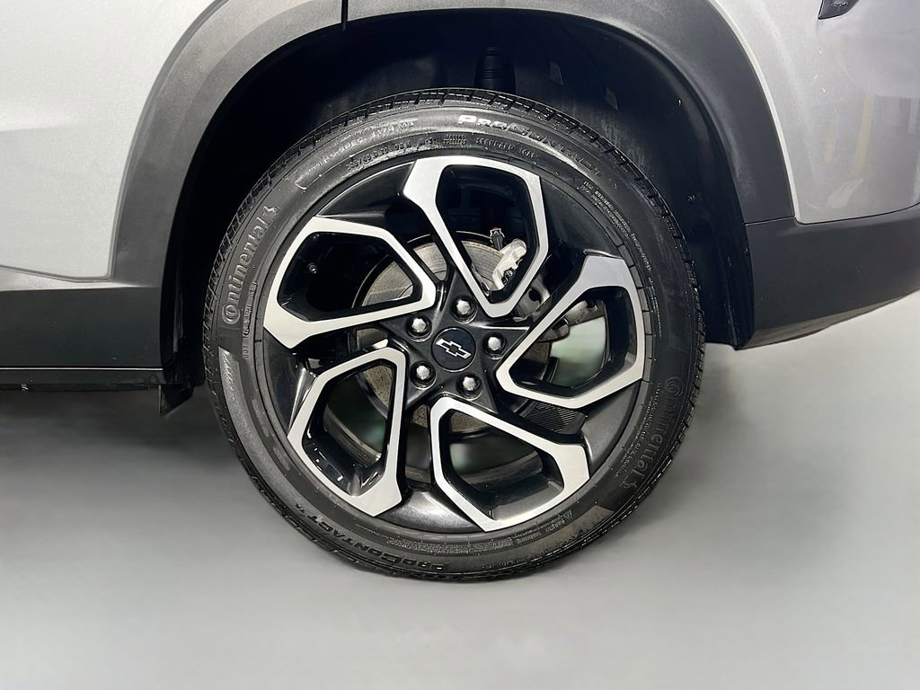 Used 2024 Chevrolet Trax RS w/ Sunroof Package FWD image 30