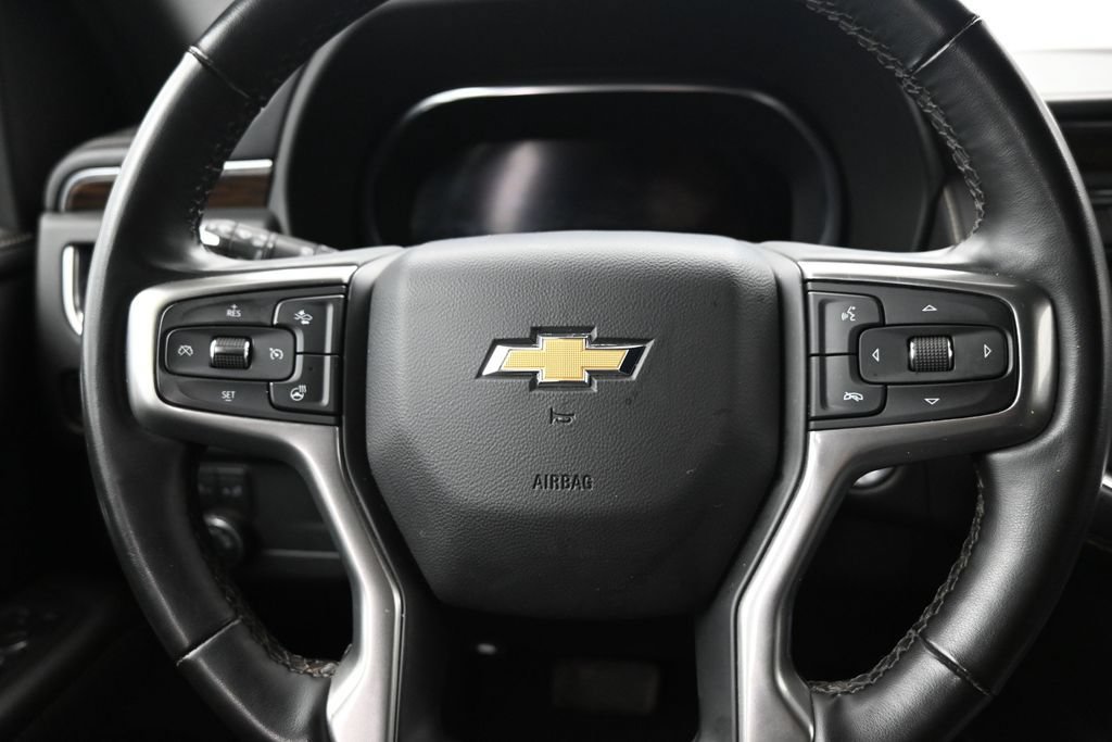 Used 2023 Chevrolet Suburban Premier AWD/4WD image 8