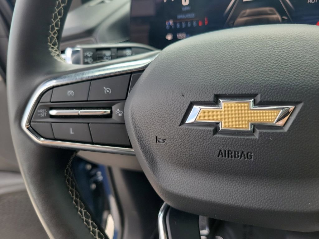 Used 2025 Chevrolet Traverse LT image 26