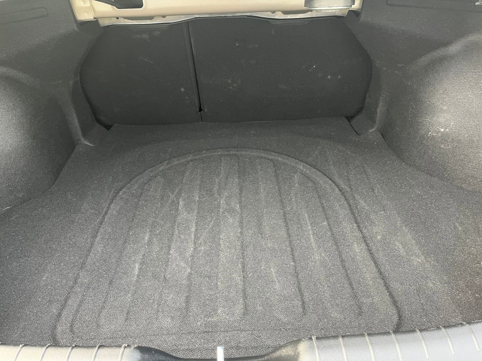 Used 2025 Hyundai Elantra Limited image 32