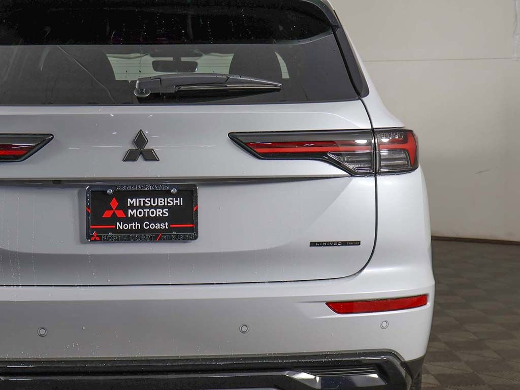 New 2026 Mitsubishi Outlander LE FWD image 16