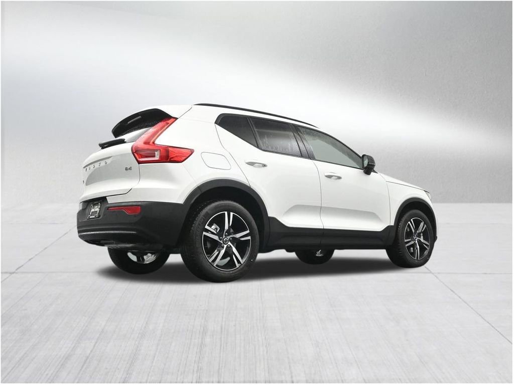 New 2026 Volvo XC40 B4 Core FWD image 25