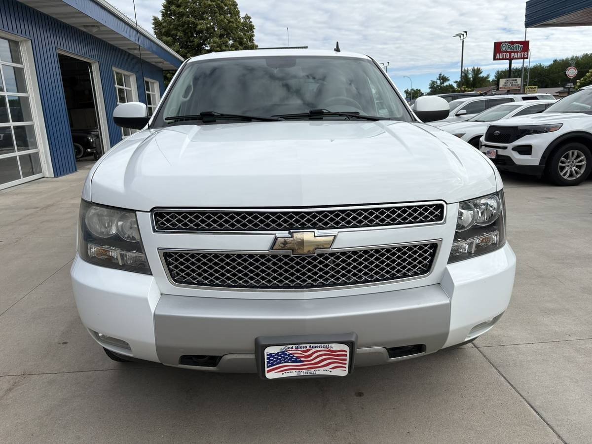 Used 2010 Chevrolet Avalanche LT w/ Luxury Package AWD/4WD image 3