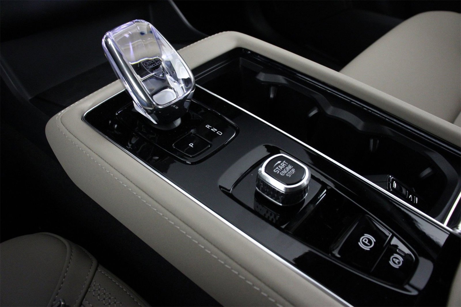 New 2026 Volvo XC90 B6 Plus w/ Protection Package Premier image 7