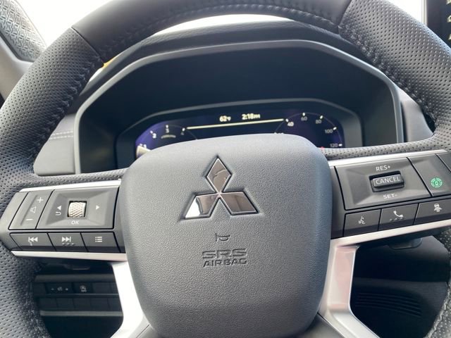 New 2026 Mitsubishi Outlander SE image 16