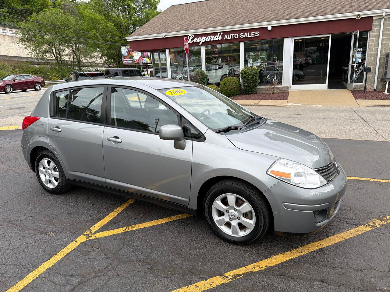 Used 2008 Nissan Versa Hatchback FWD image 13