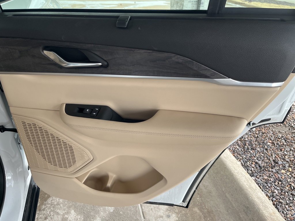 Used 2024 Jeep Grand Cherokee Limited w/ Luxury Tech Group II image 15