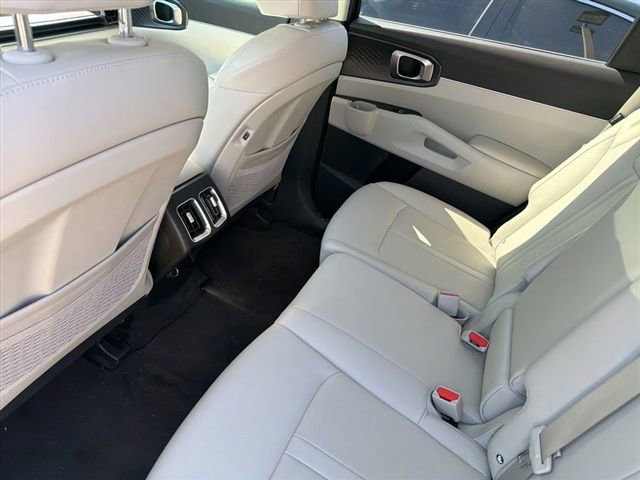 Certified 2025 Kia Sorento S w/ Panoramic Sunroof Package image 9