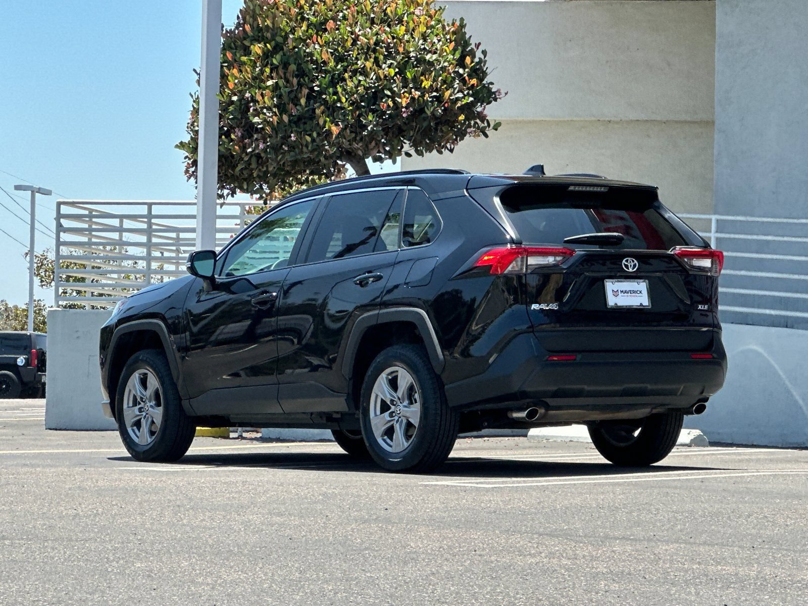 Used 2024 Toyota RAV4 XLE FWD image 3