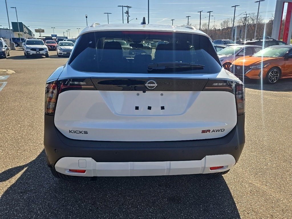 New 2026 Nissan Kicks SR image 6