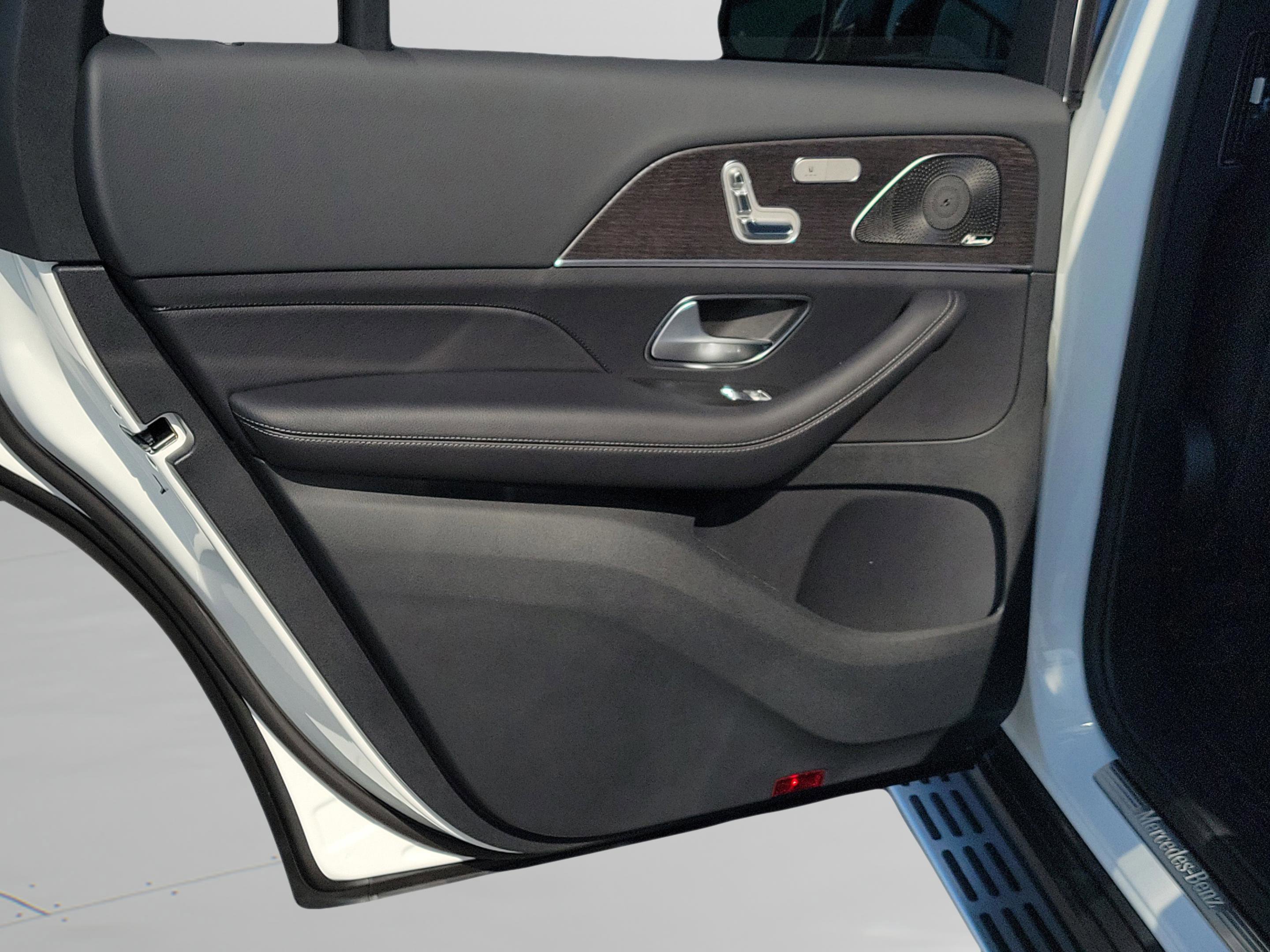 New 2026 Mercedes-Benz GLS 450 4MATIC image 7