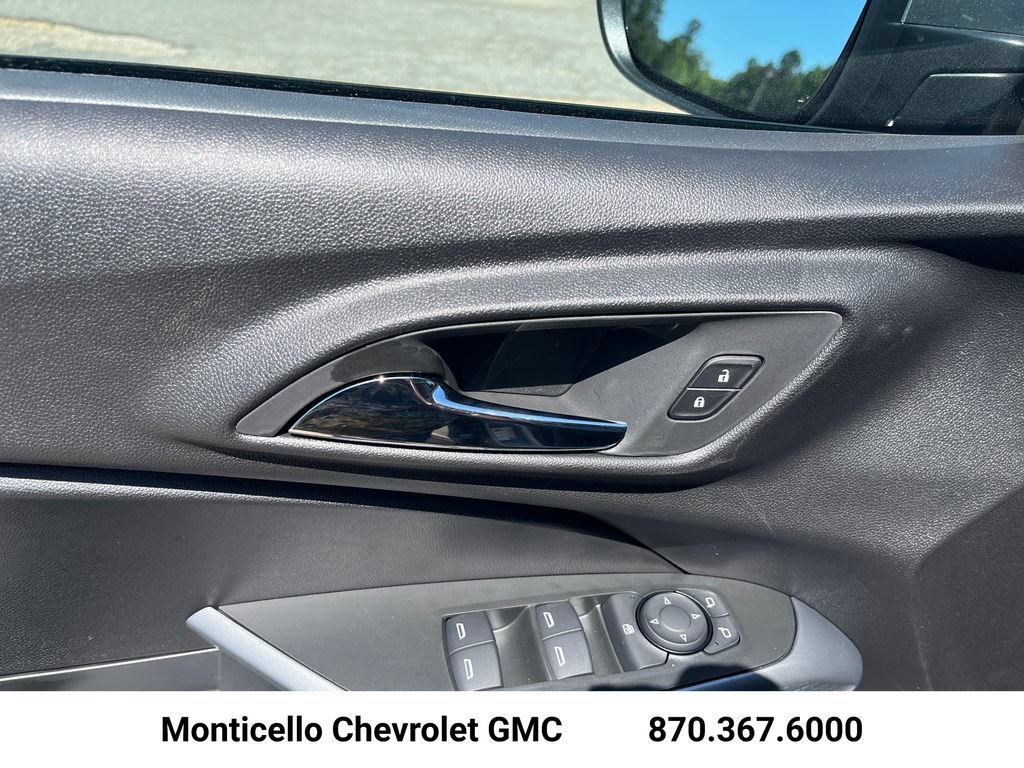New 2026 Chevrolet Trax LS w/ LS Convenience Package FWD image 10